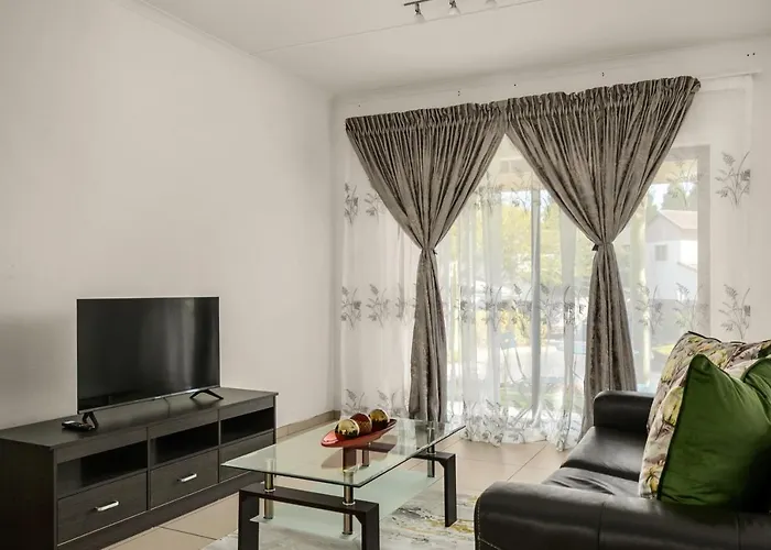 V&S Apartments - Immaculate Luxury Apartment In Fourways, Johannesburg